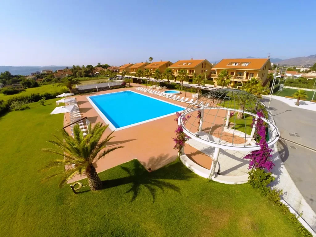 Residence dei margi's pool. One of the best family hotels in Messina