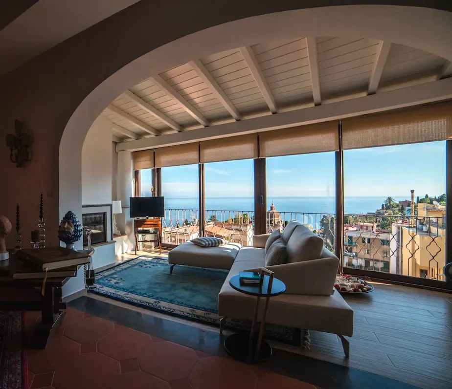 Casa Aricò & Shatulle Suites bed and breakfast suite in Taormina with ocean views
