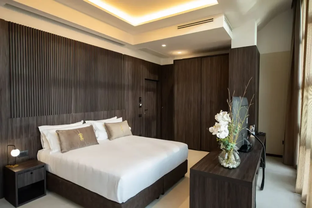 Gold Tower Lifestyle Hotel modern room