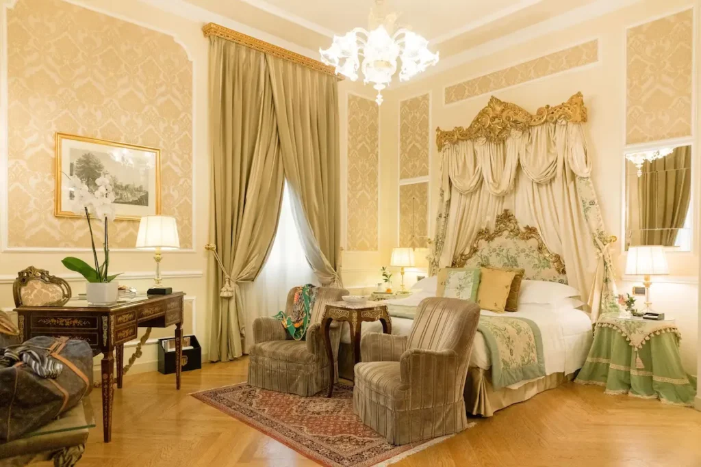 Grand Hotel Majestic Già Baglioni luxury room one of the best hotels in Bologna